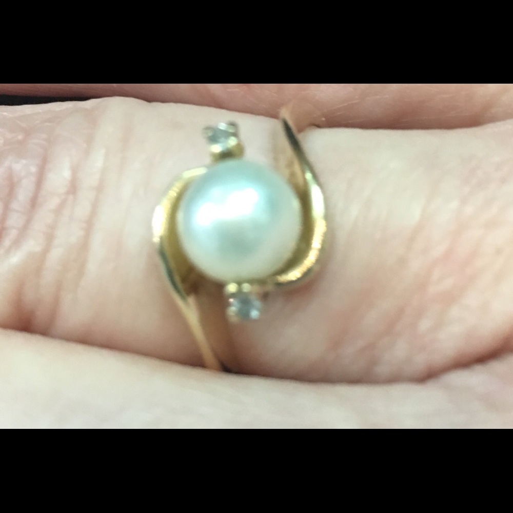 Gold Ladies Ring